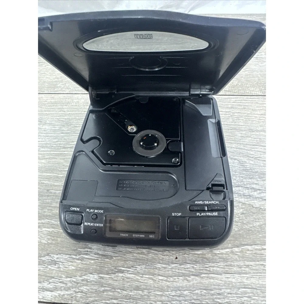 Sony Discman D-33 Portable CD Player - Mega Bass - Black - 1992 - Tested & Works